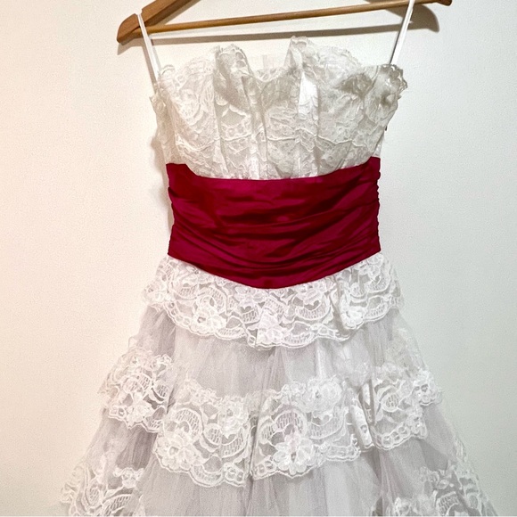 ❌❌SOLD❌❌Betsey Johnson Vintage Tea Party Dress, Size 2 Bridal, Shower, Wedding - Picture 3 of 13